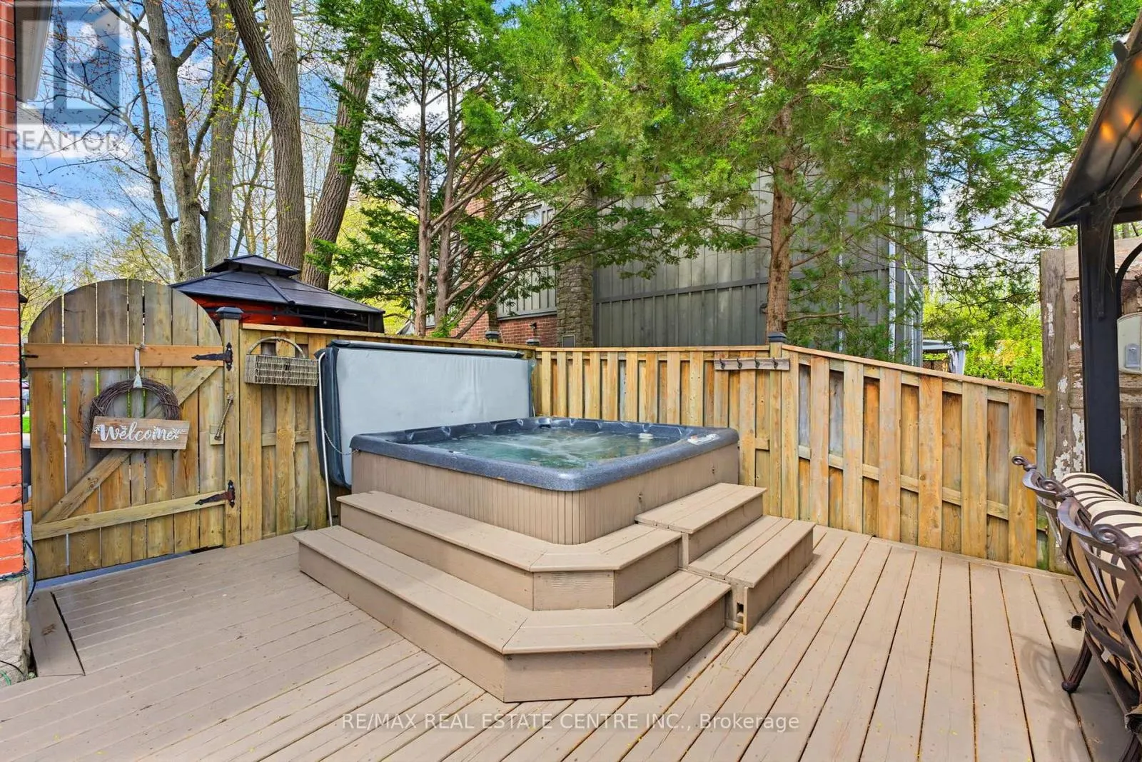 33 BRANT ROAD N