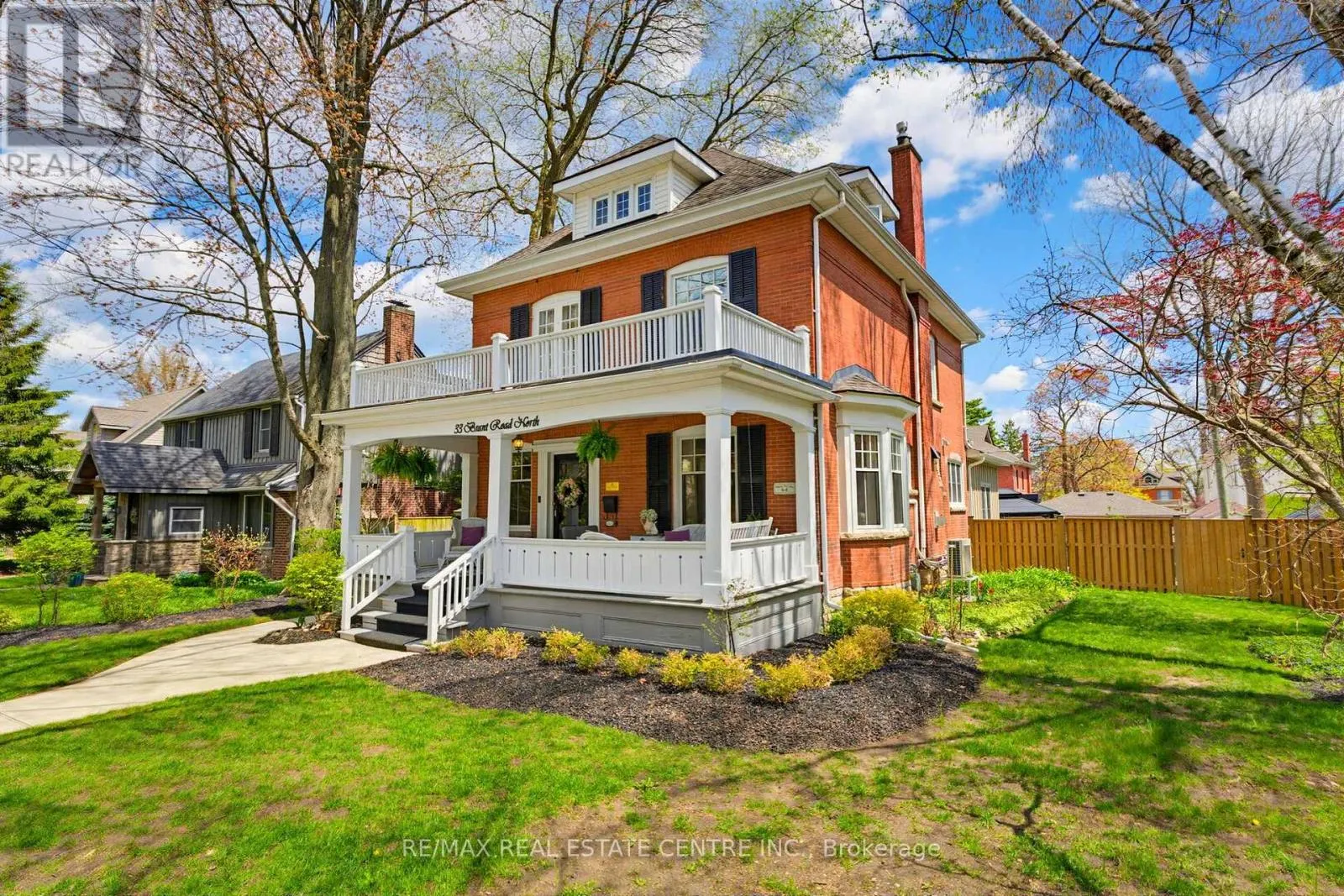 33 BRANT ROAD N