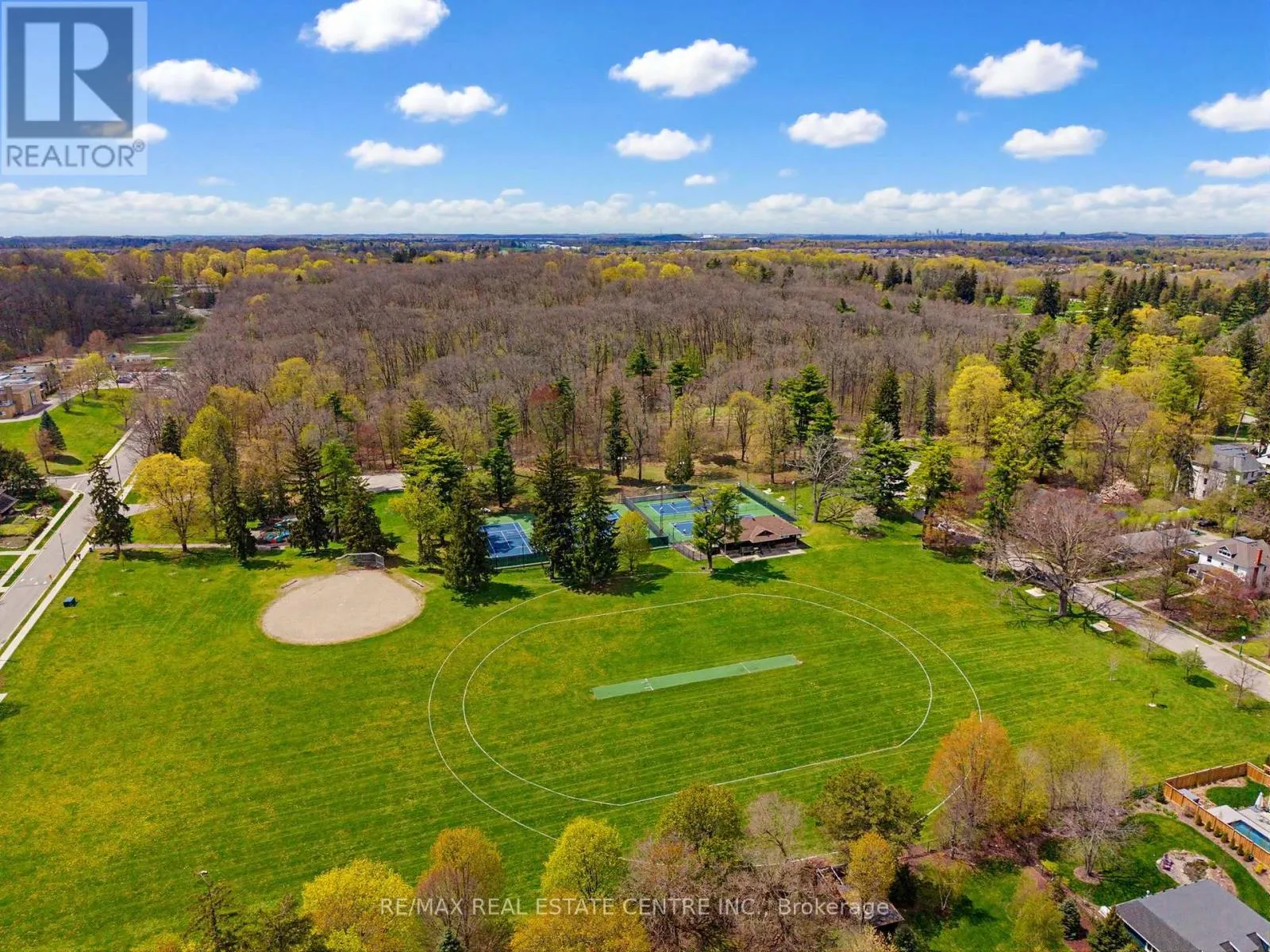 33 BRANT ROAD N