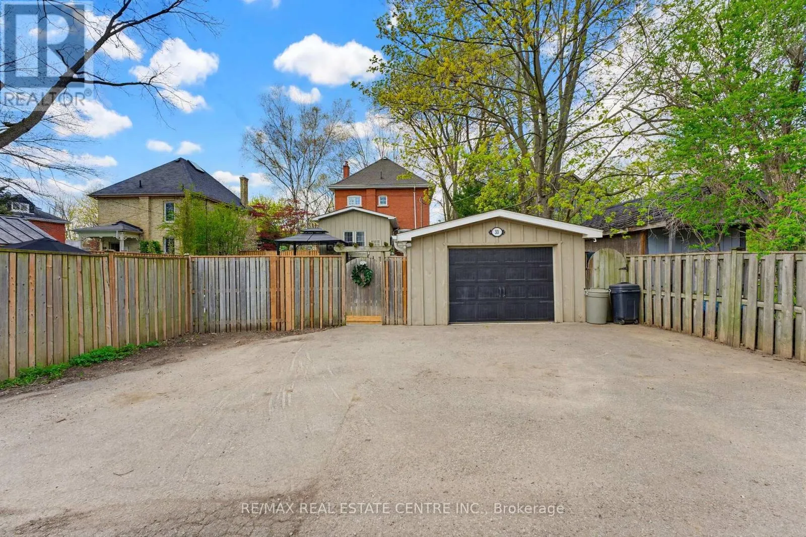 33 BRANT ROAD N