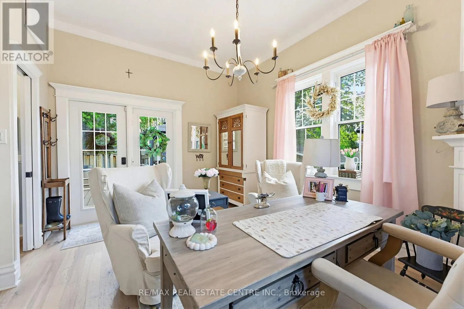 33 BRANT ROAD N