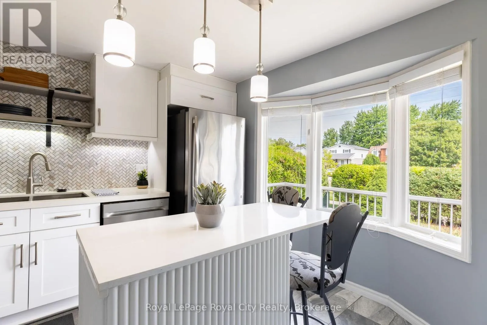 245 ELMIRA ROAD S
