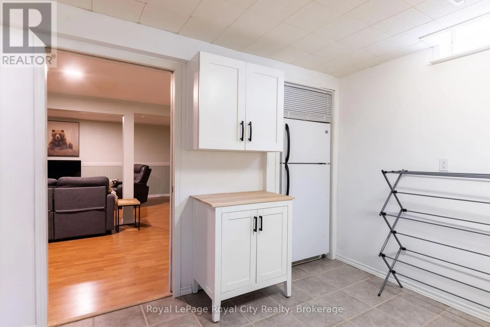245 ELMIRA ROAD S