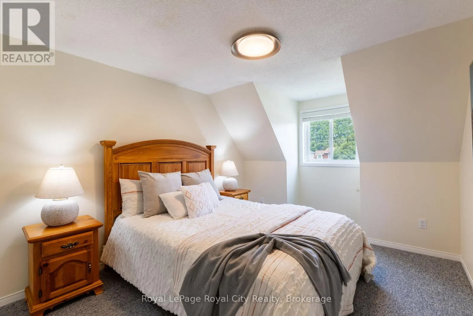 245 ELMIRA ROAD S