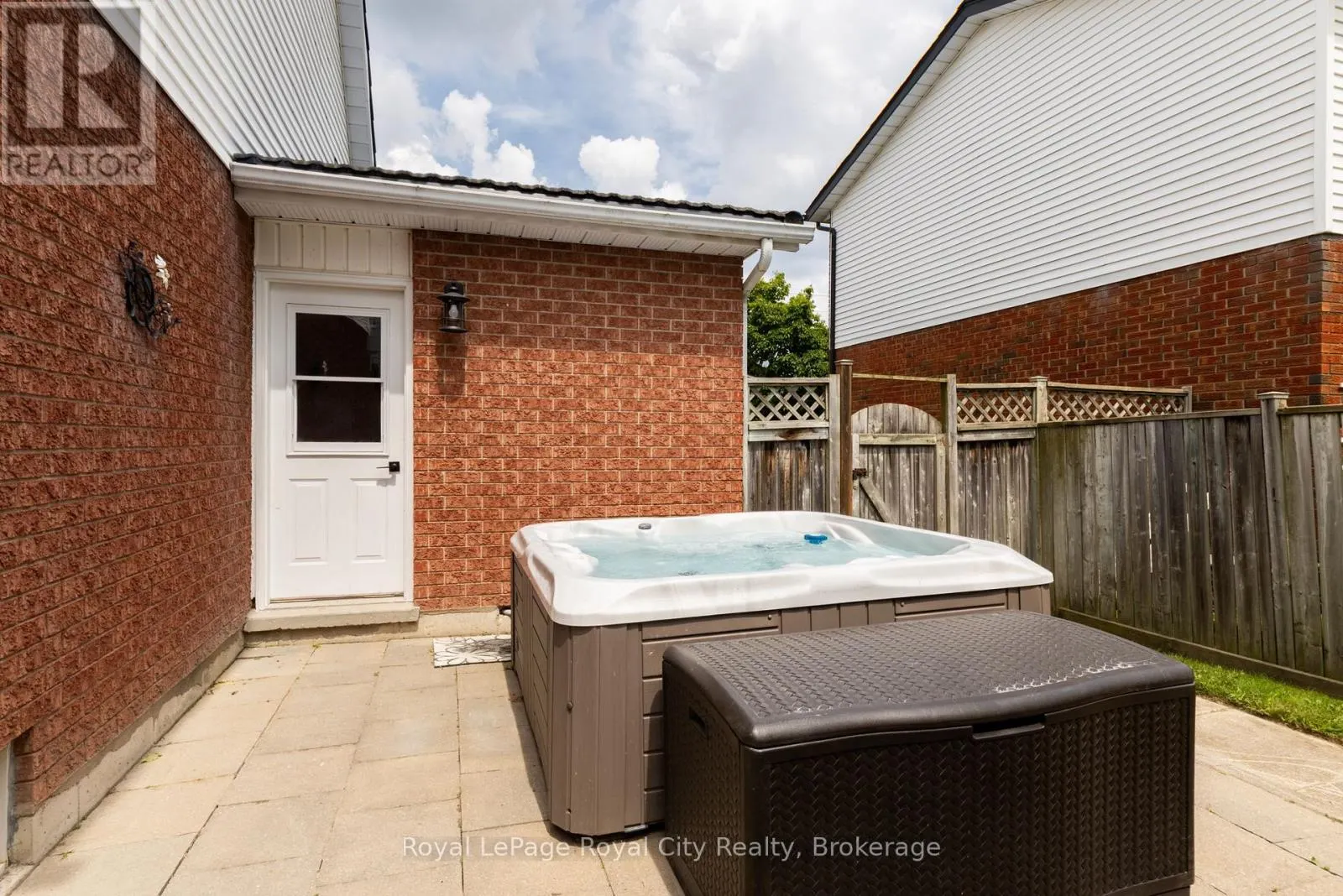 245 ELMIRA ROAD S