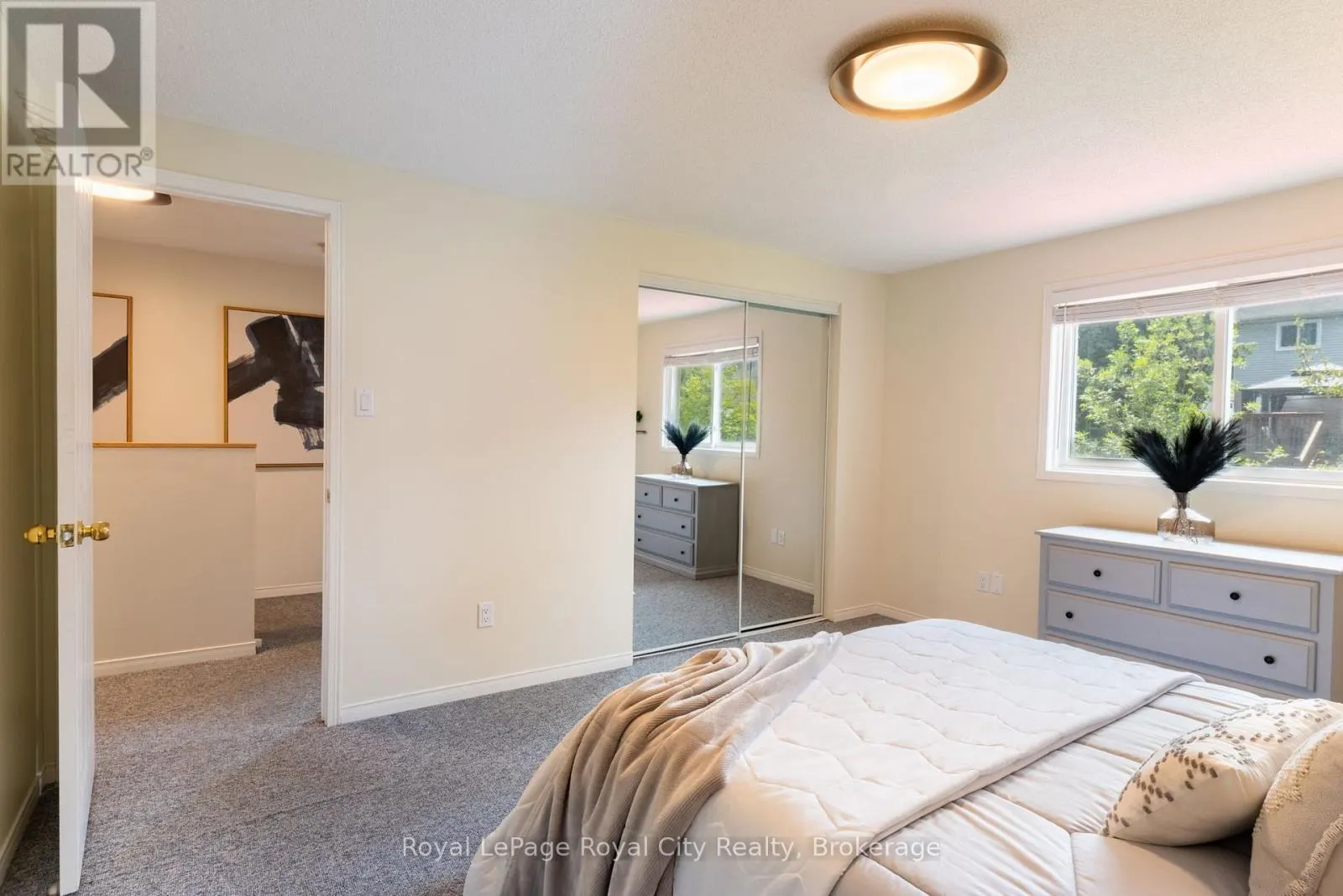 245 ELMIRA ROAD S