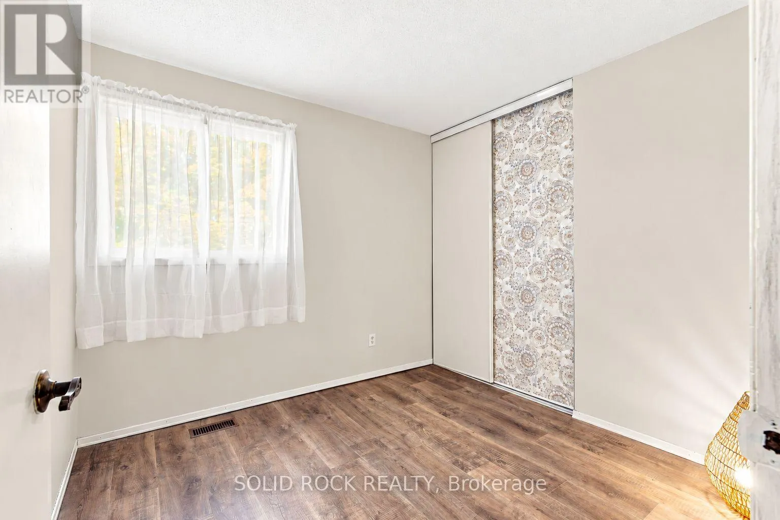 225 COLONEL DOUGLAS CRESCENT