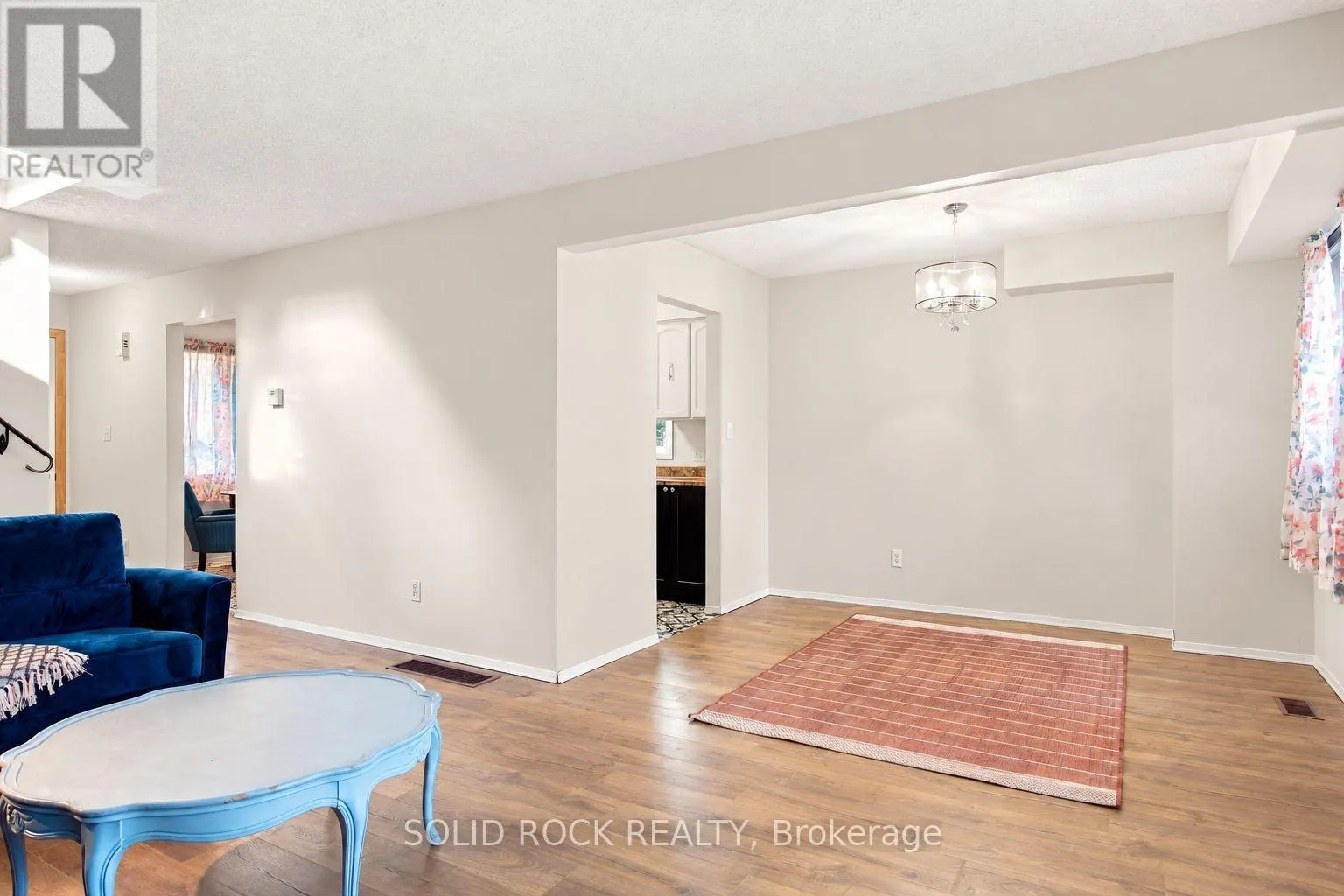 225 COLONEL DOUGLAS CRESCENT