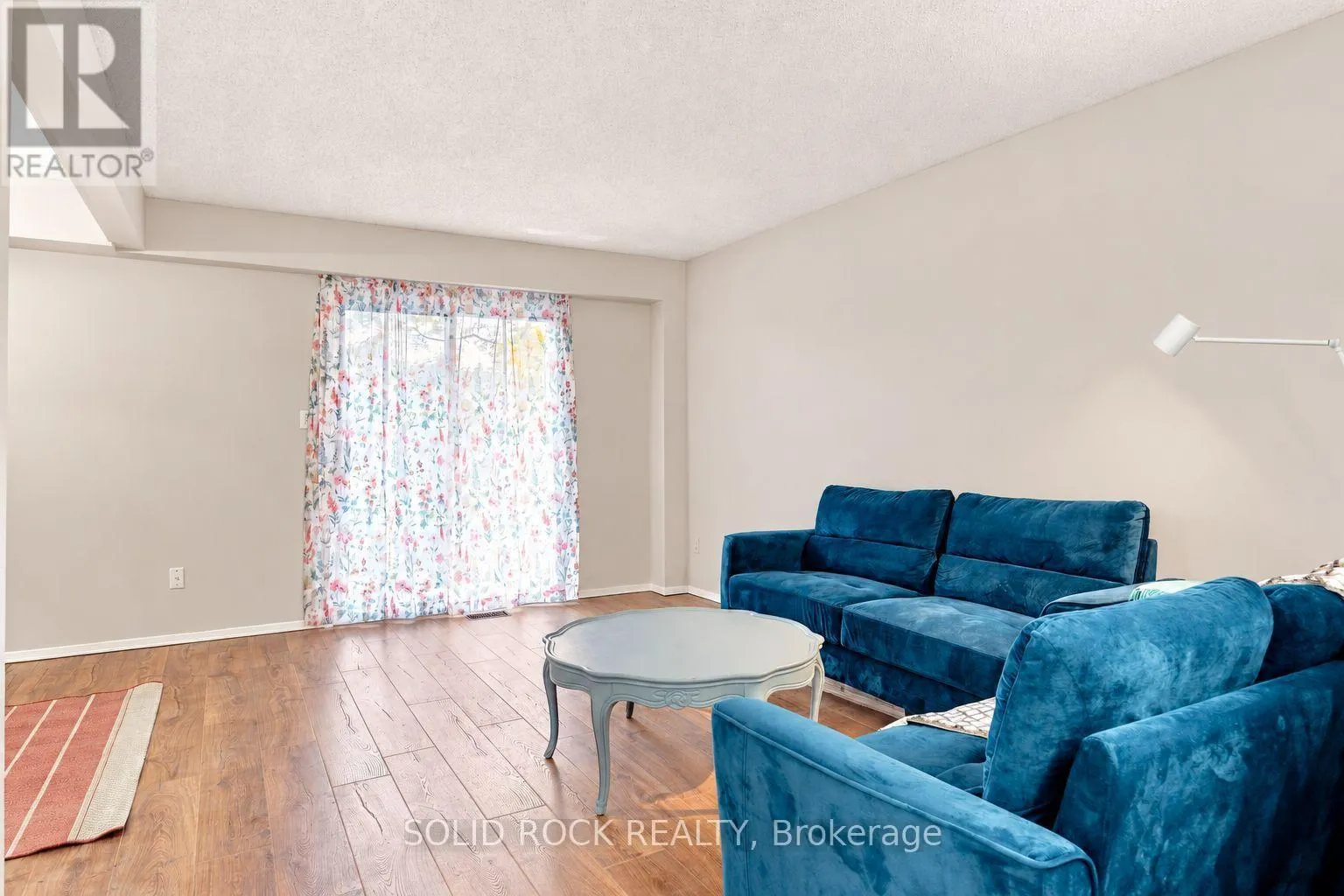 225 COLONEL DOUGLAS CRESCENT