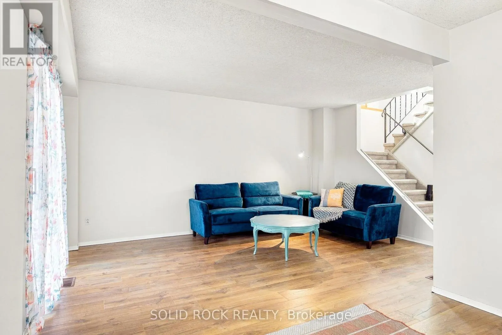 225 COLONEL DOUGLAS CRESCENT
