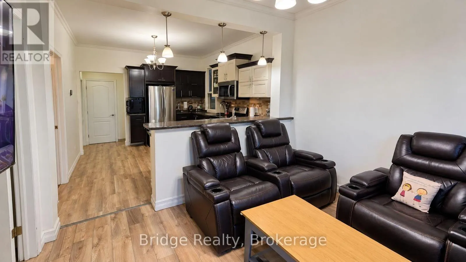 497 SIMCOE STREET