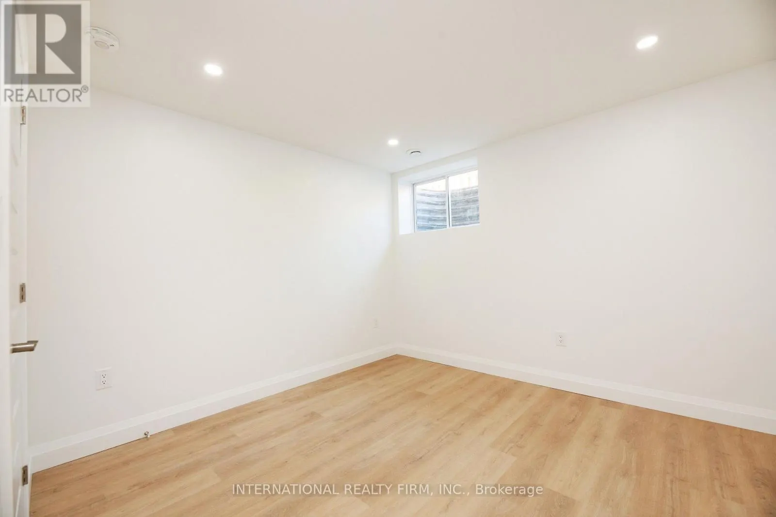 17 MCINTOSH AVENUE