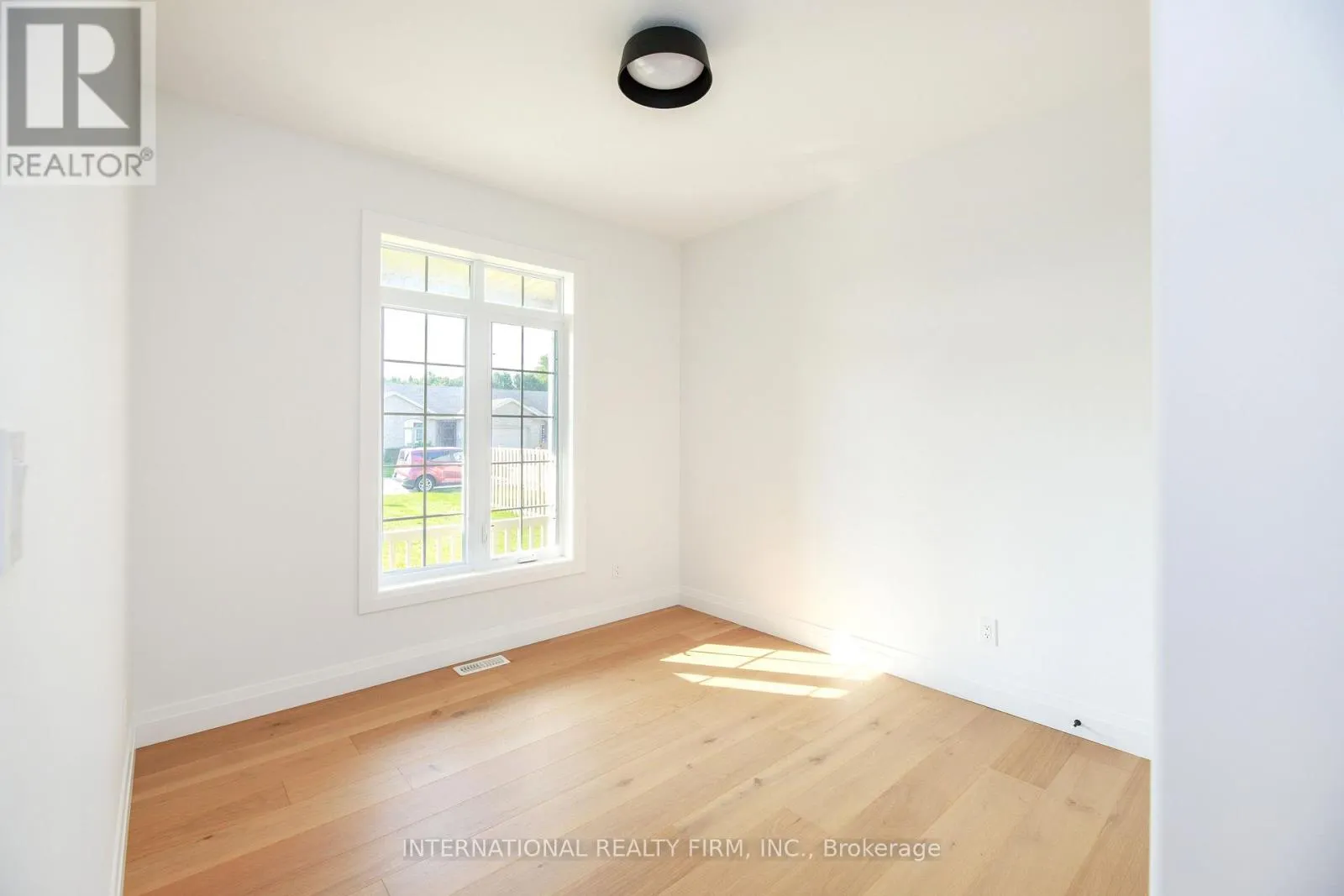 17 MCINTOSH AVENUE