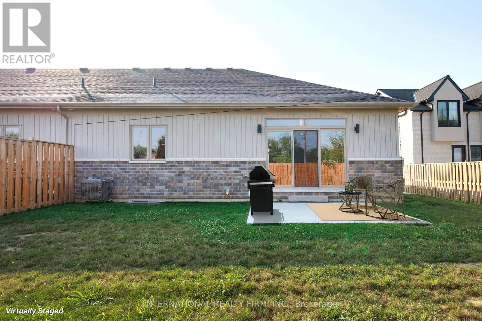 17 MCINTOSH AVENUE