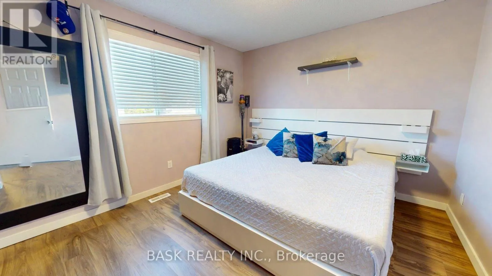 115 FAIRGREEN CLOSE