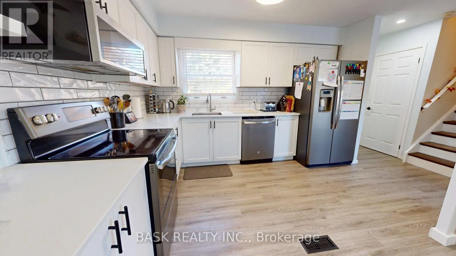 115 FAIRGREEN CLOSE