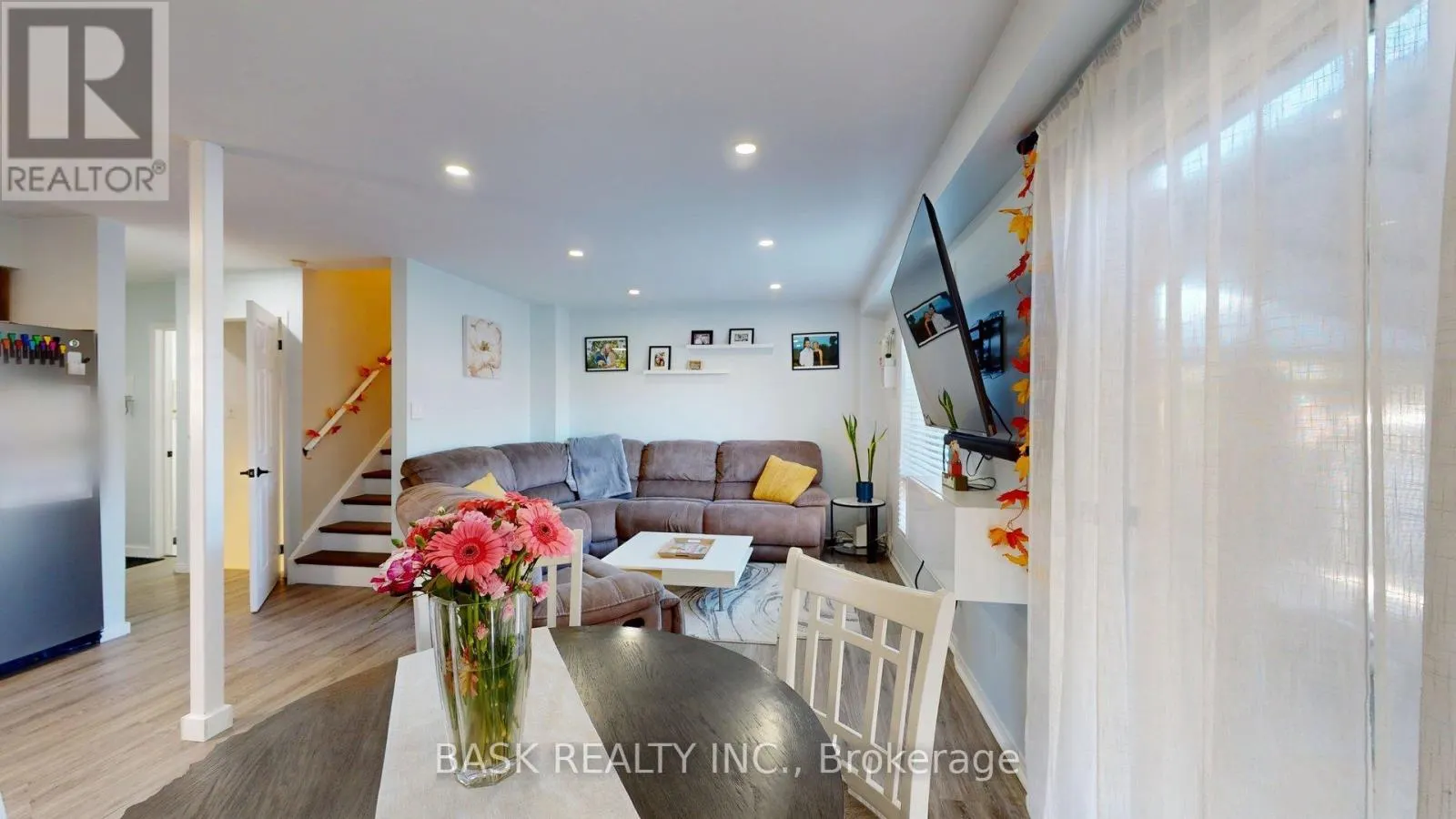 115 FAIRGREEN CLOSE