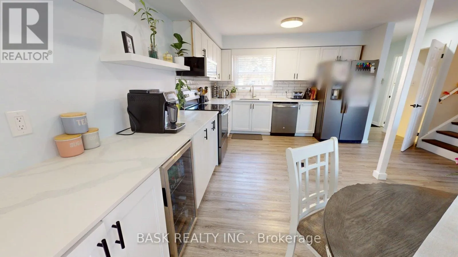 115 FAIRGREEN CLOSE