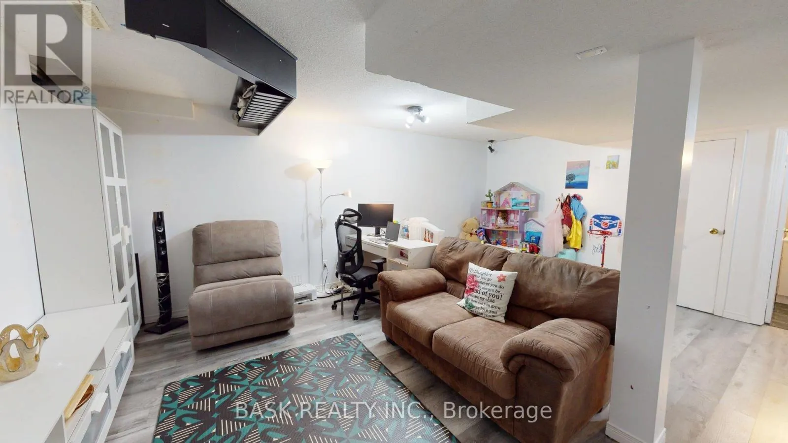 115 FAIRGREEN CLOSE