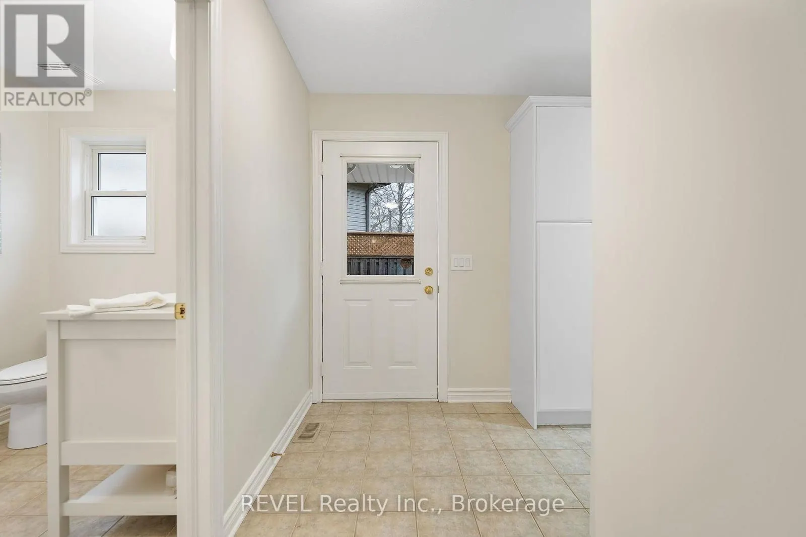 6839 IMPERIAL COURT