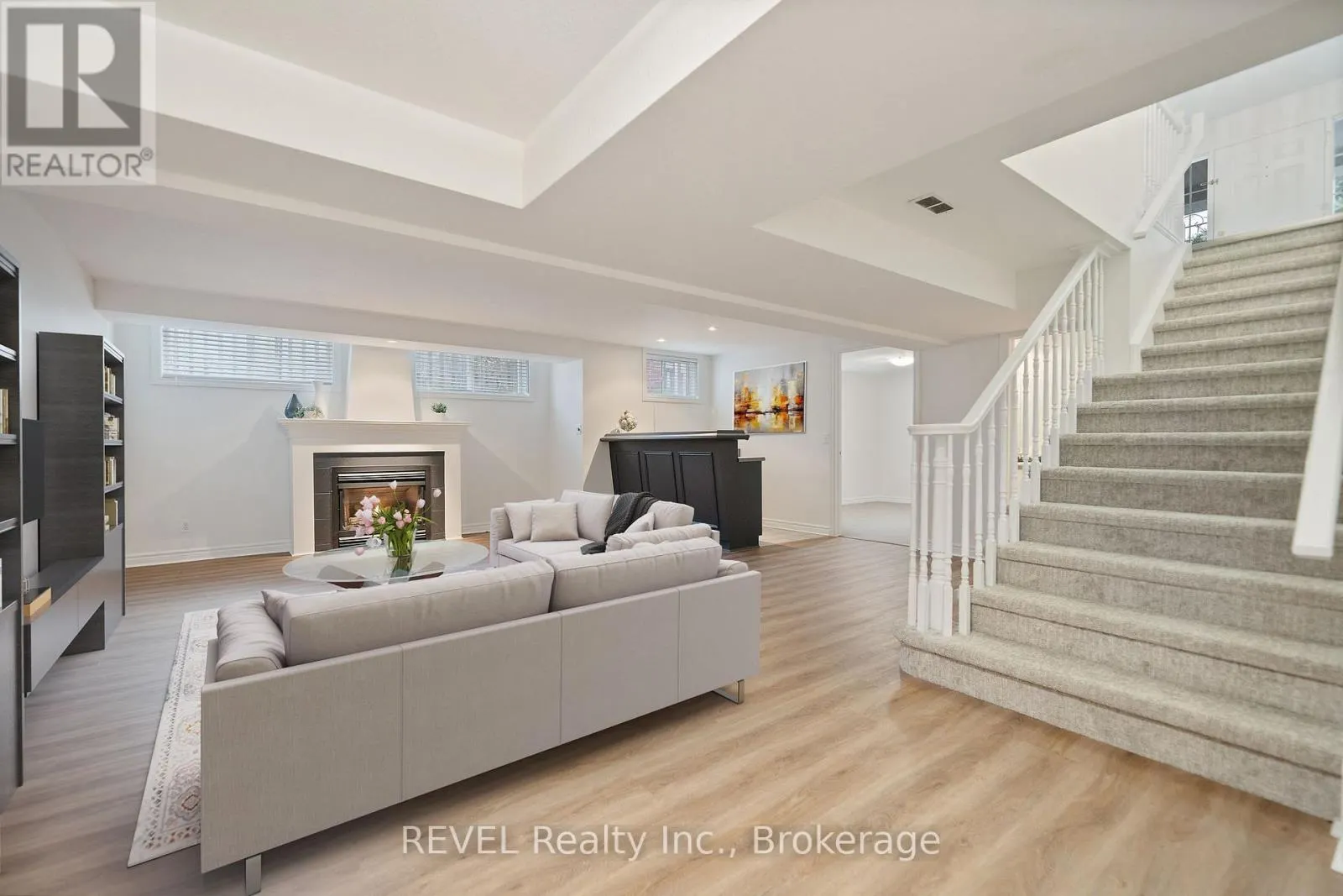 6839 IMPERIAL COURT
