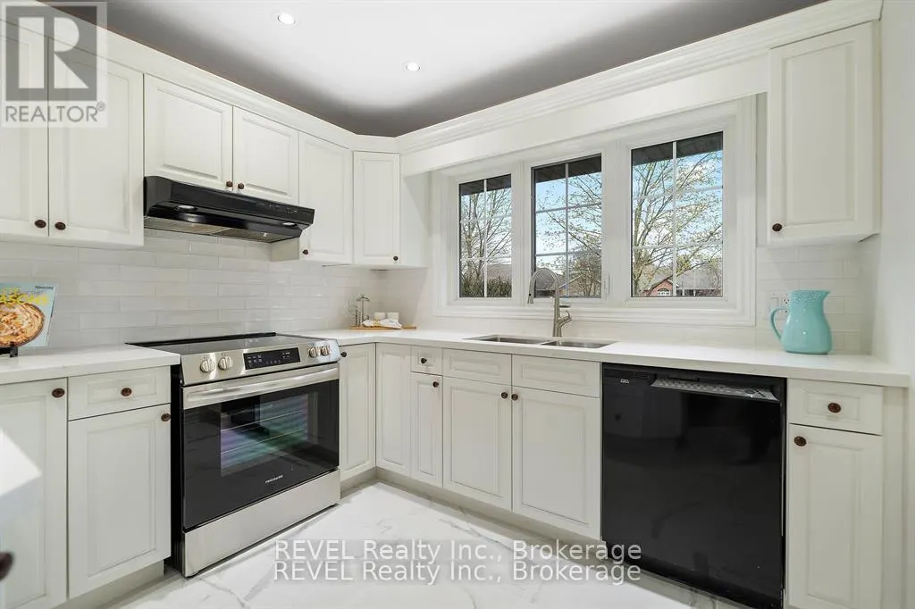 6839 IMPERIAL COURT