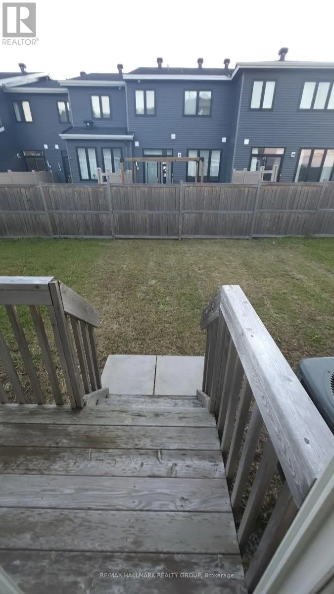 62 MANDEVILLA CRESCENT