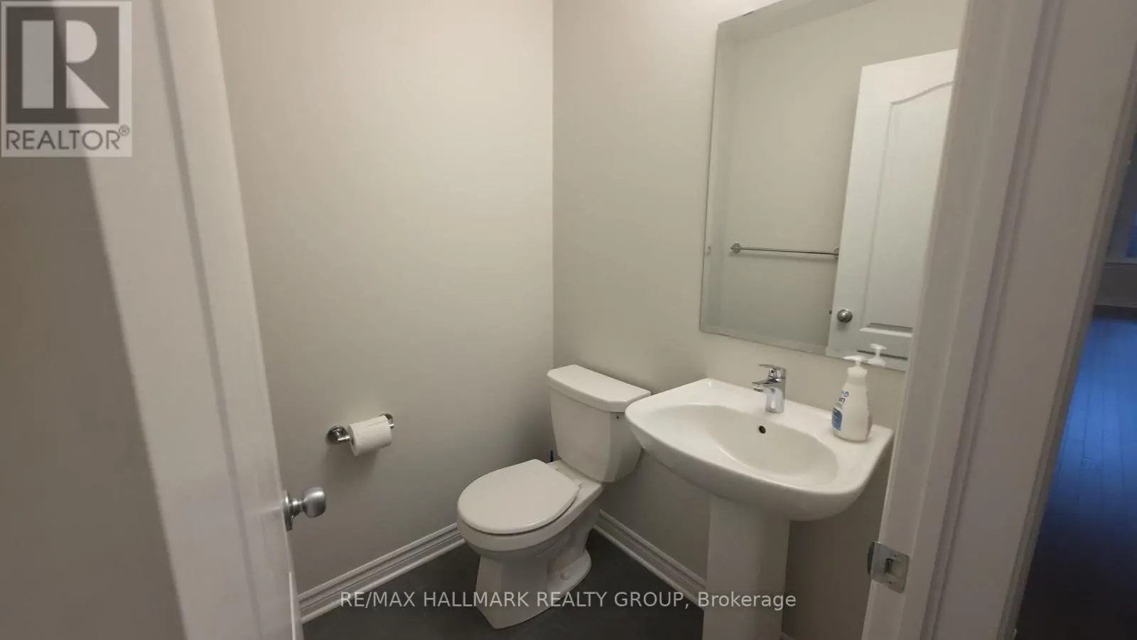 62 MANDEVILLA CRESCENT