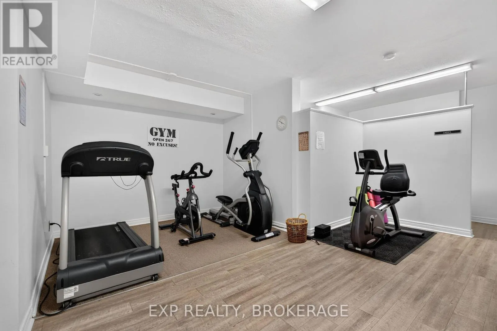 202 - 2 MOWAT AVENUE #202