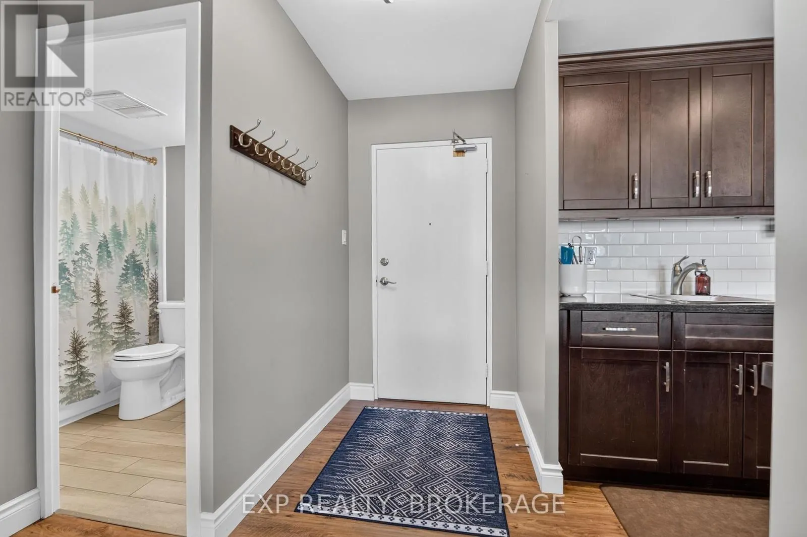 202 - 2 MOWAT AVENUE #202