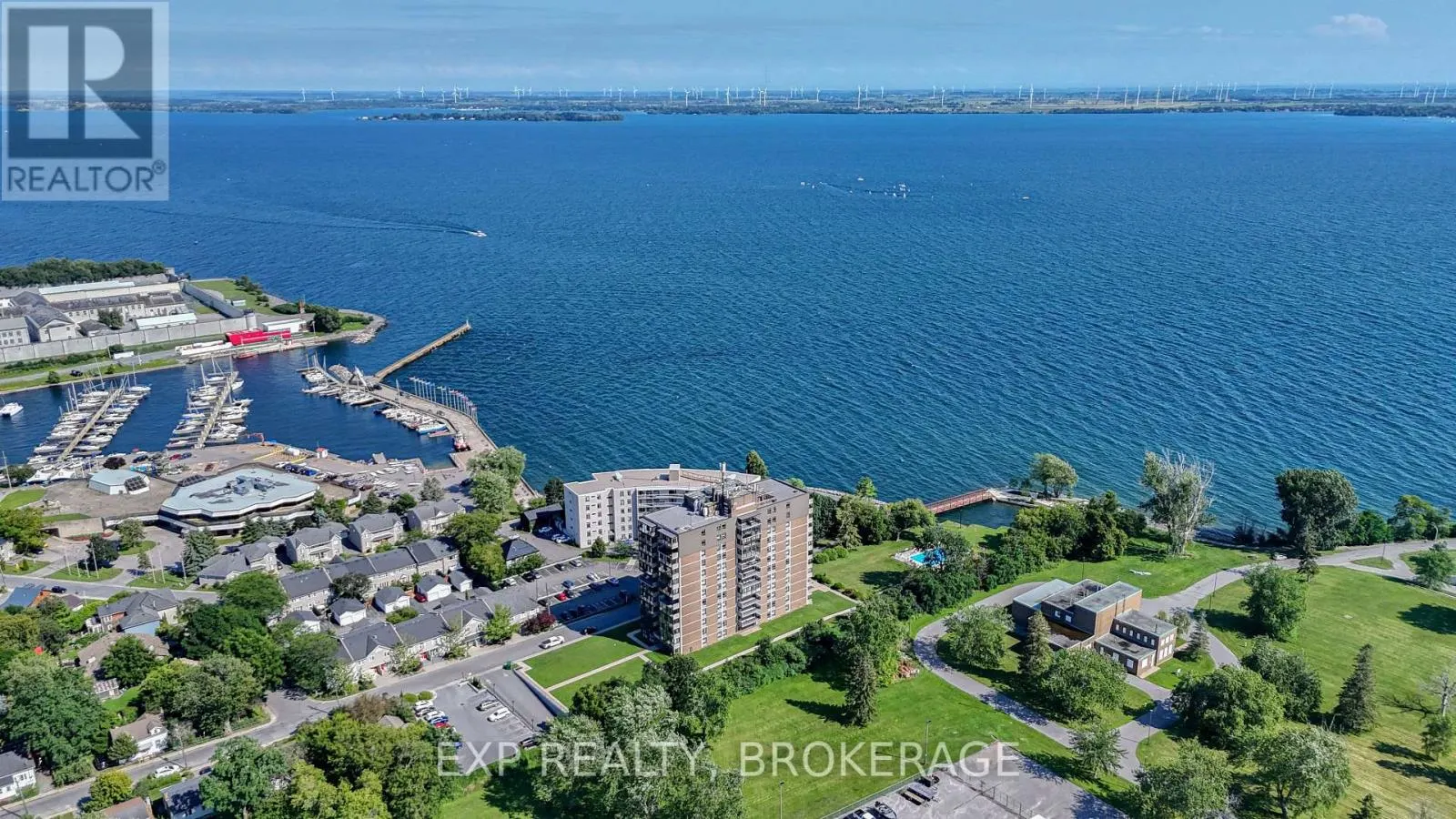 202 - 2 MOWAT AVENUE #202