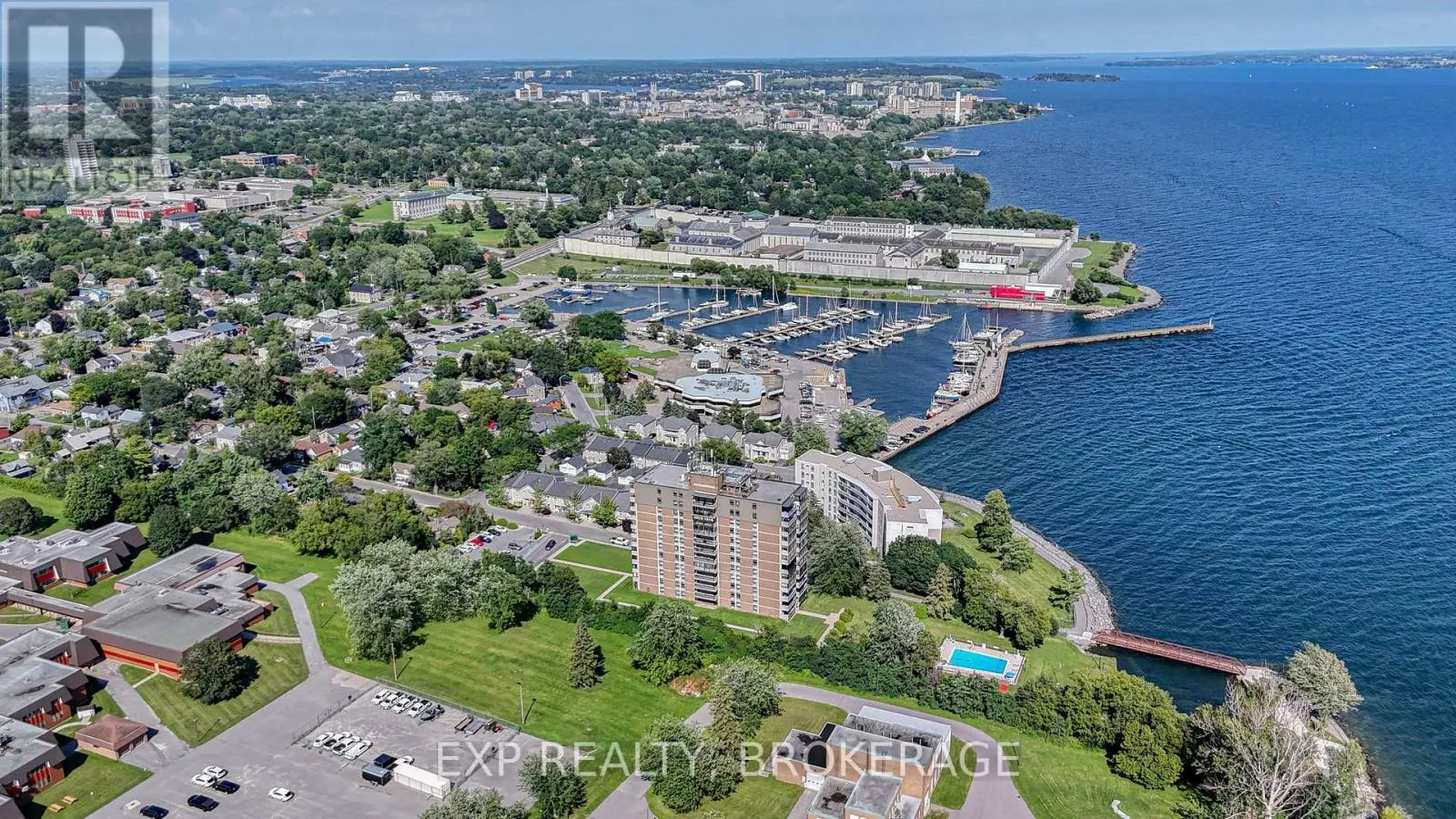 202 - 2 MOWAT AVENUE #202
