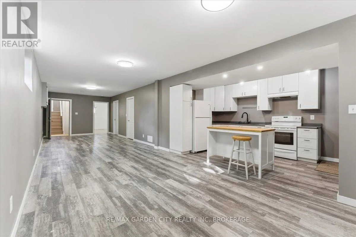 4 FOX TRAIL DRIVE