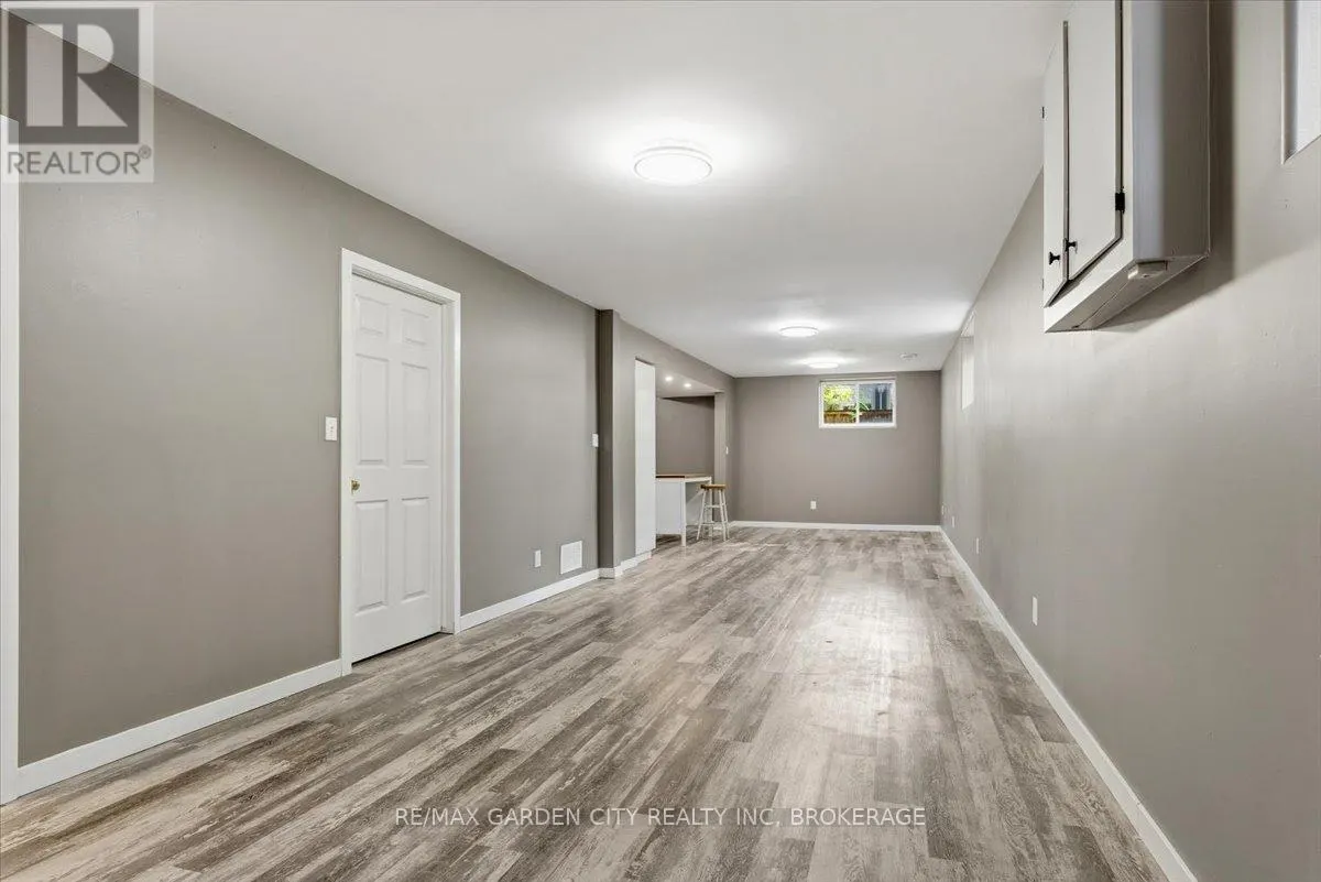 4 FOX TRAIL DRIVE