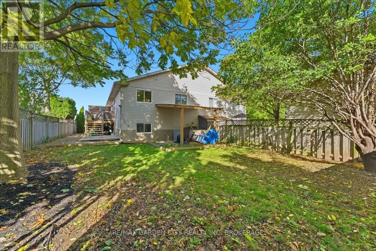 4 FOX TRAIL DRIVE