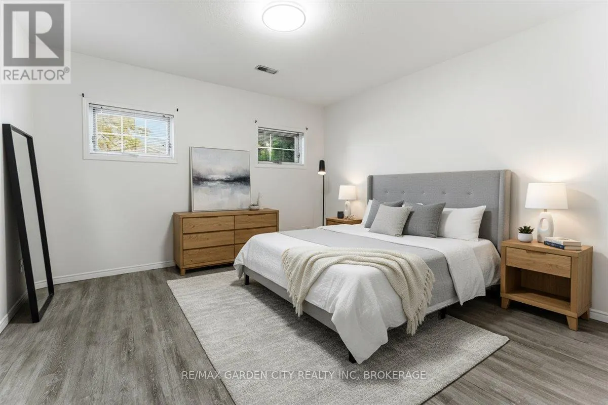 4 FOX TRAIL DRIVE