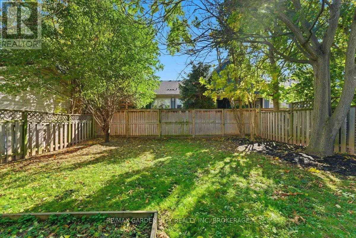 4 FOX TRAIL DRIVE