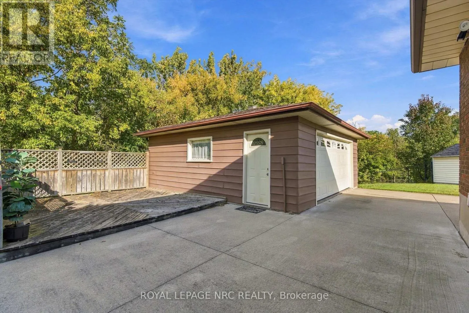 13 HARDWOOD GROVE