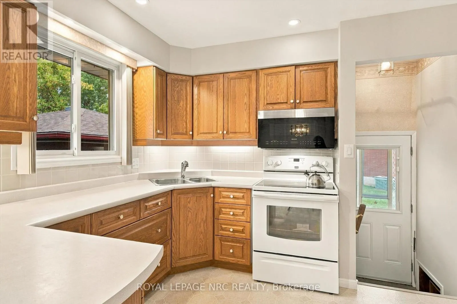 13 HARDWOOD GROVE