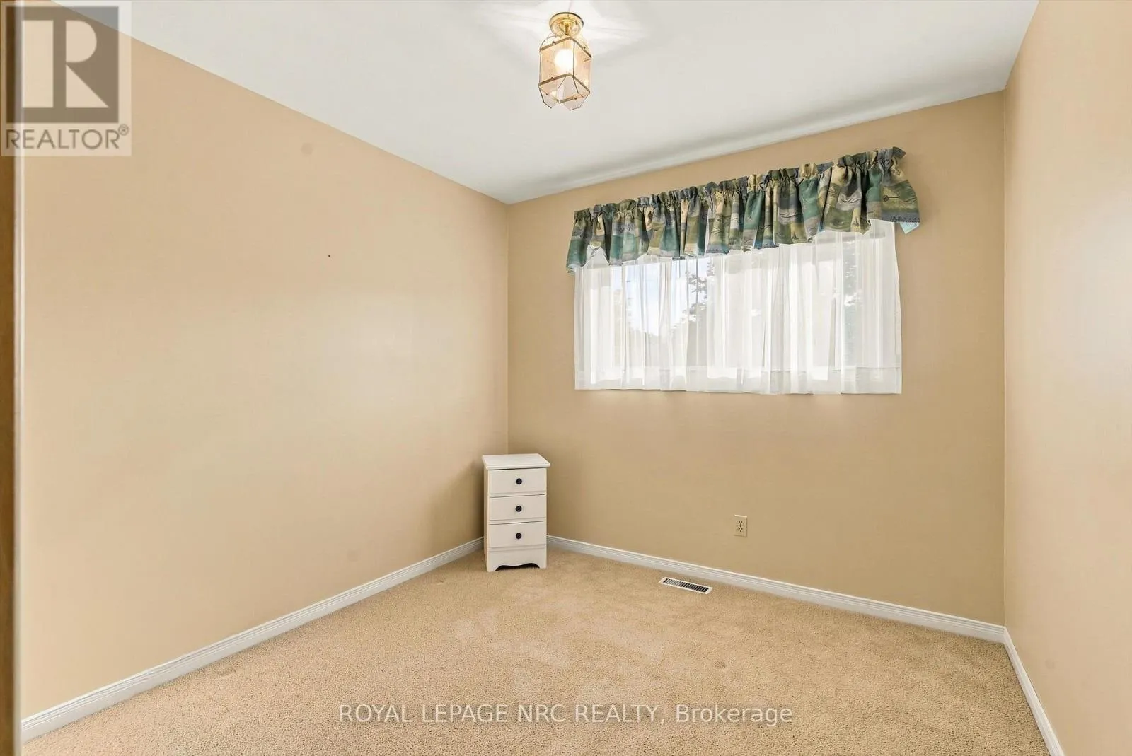 13 HARDWOOD GROVE