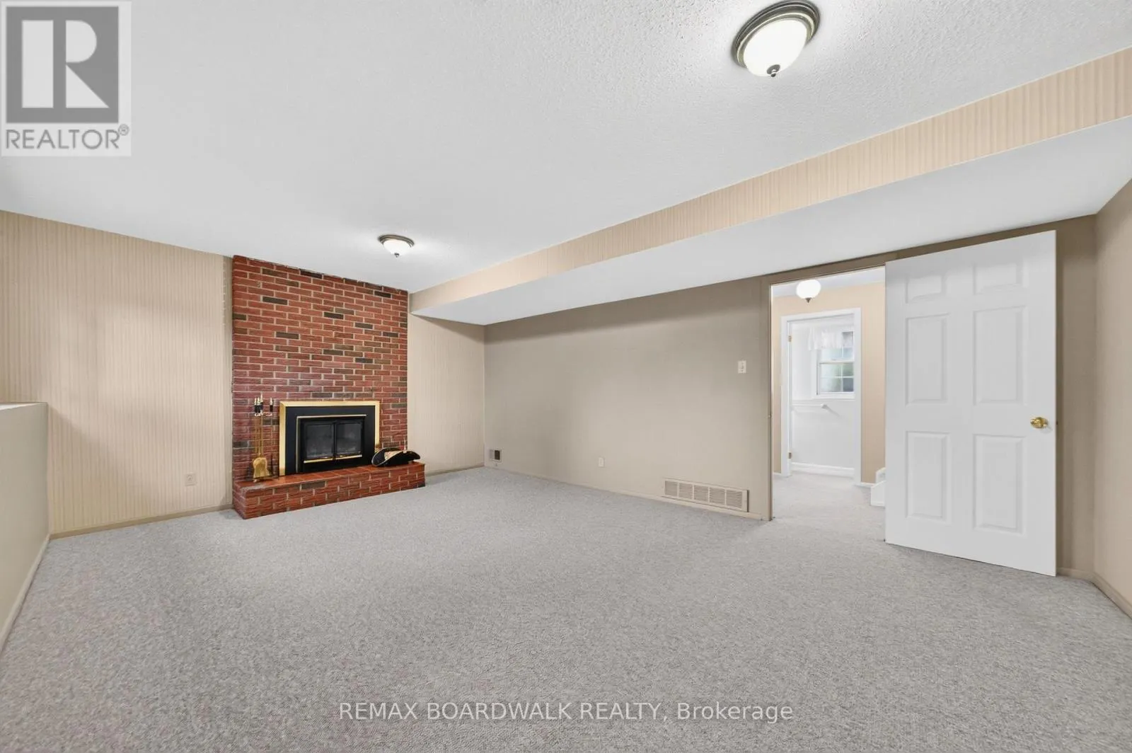 20 TRIPP CRESCENT