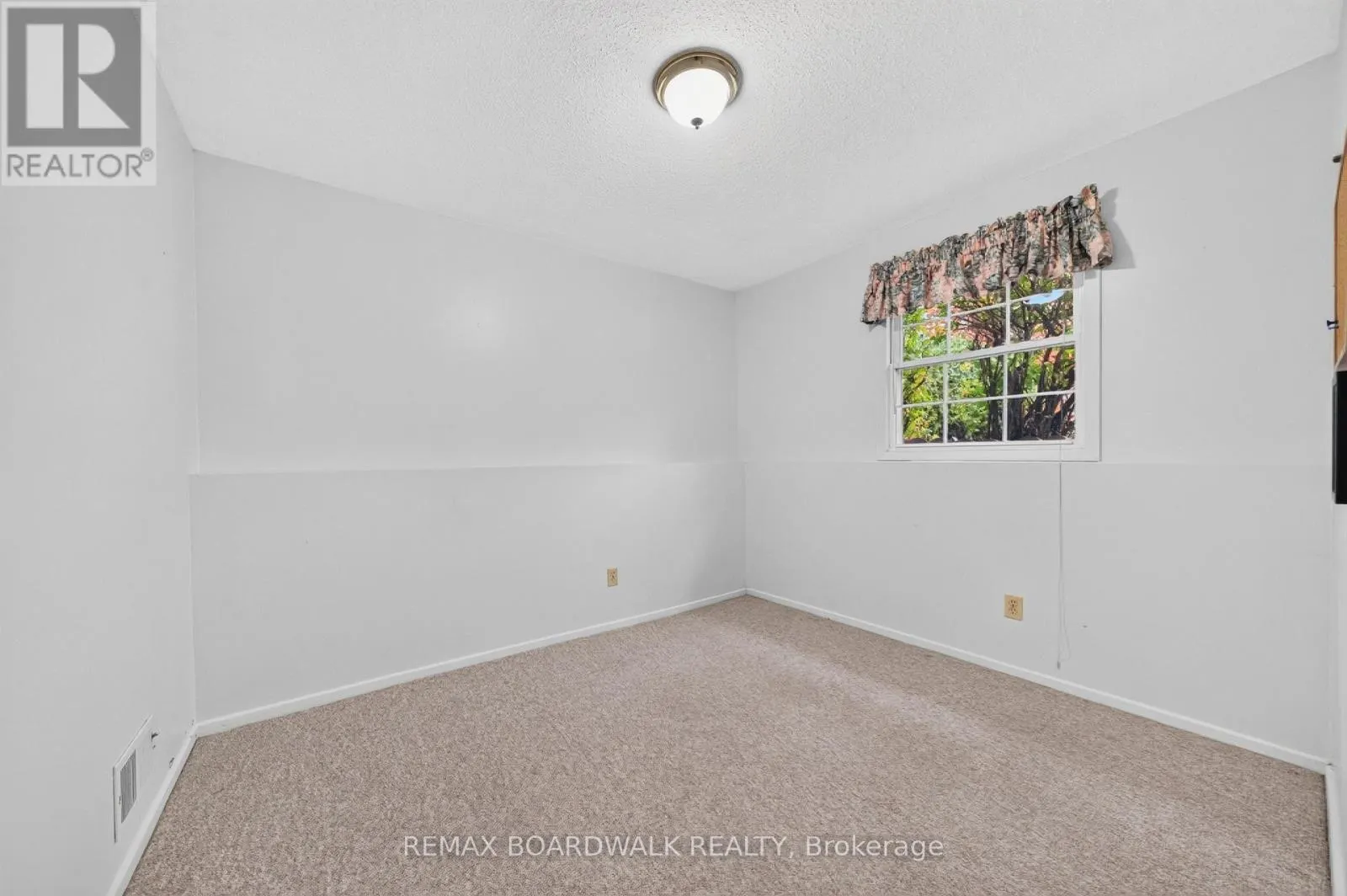 20 TRIPP CRESCENT