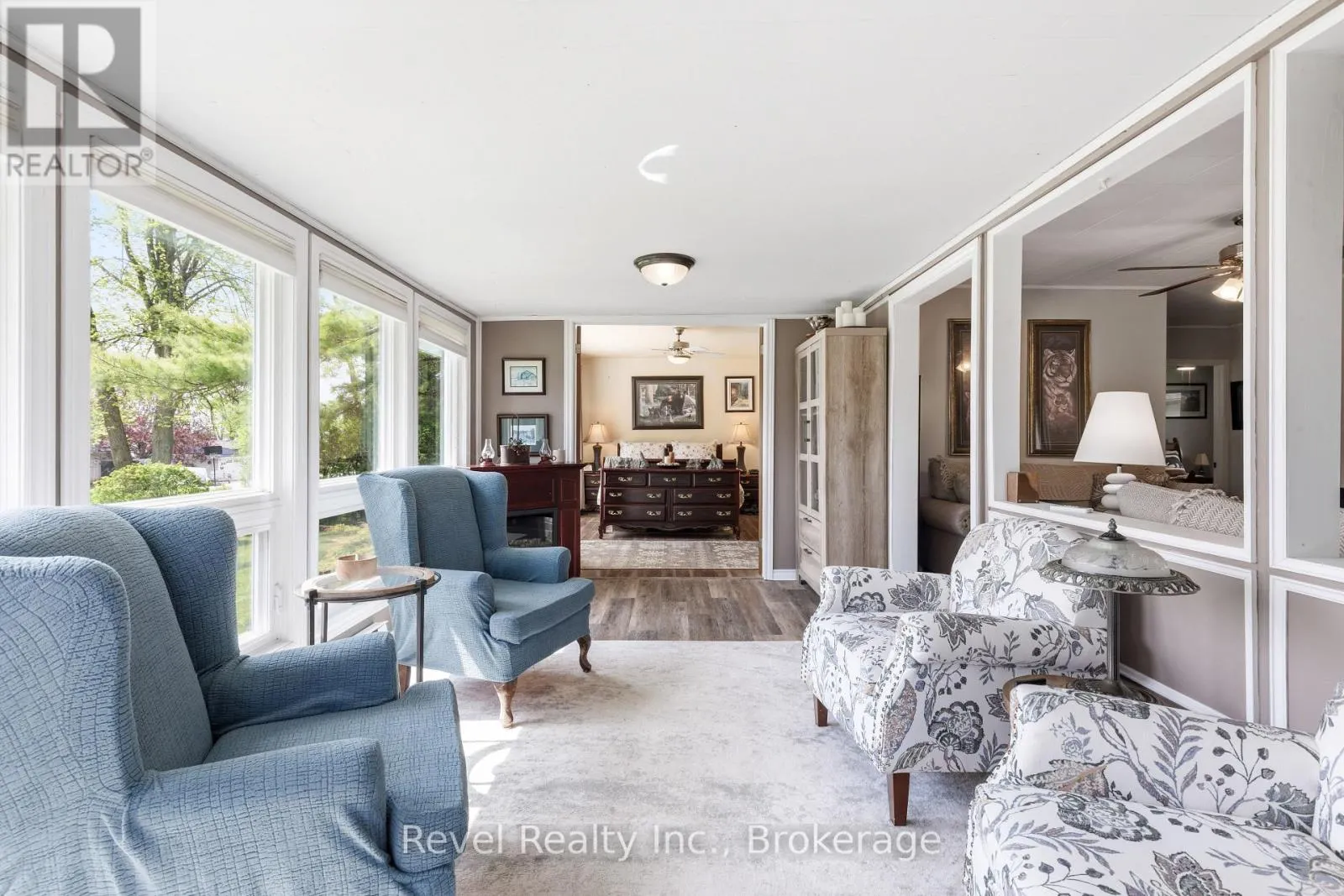 133 VICTORIA DRIVE E