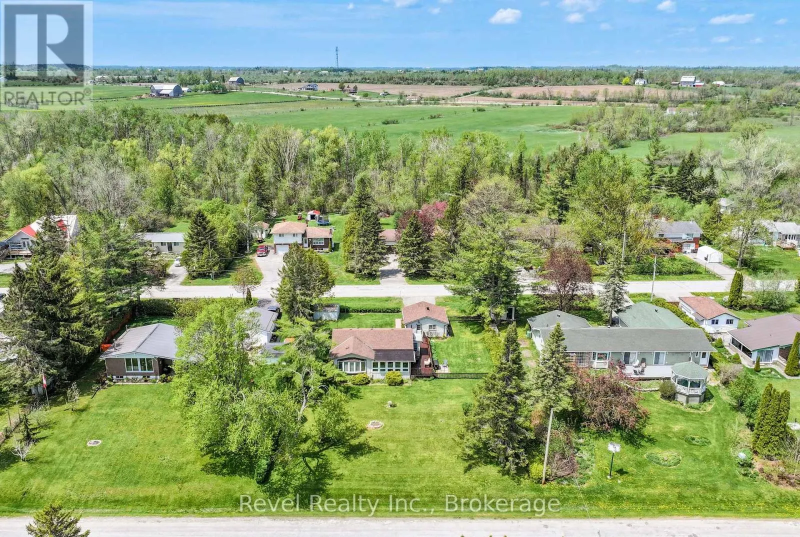 133 VICTORIA DRIVE E