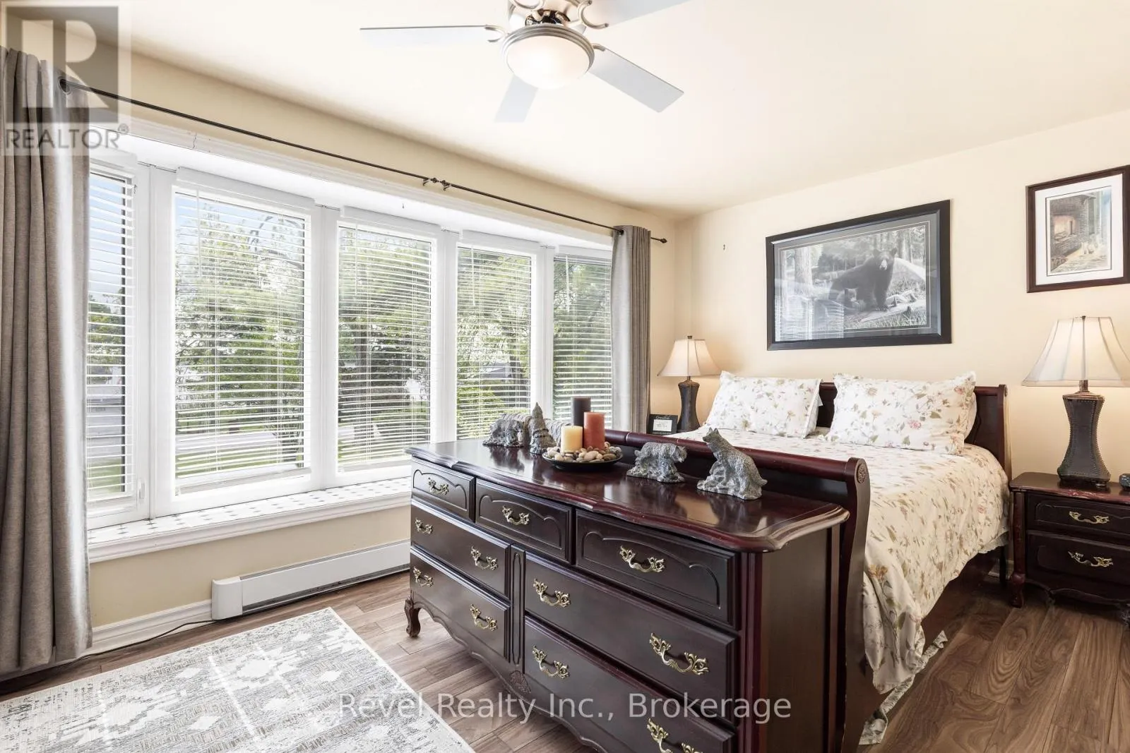 133 VICTORIA DRIVE E