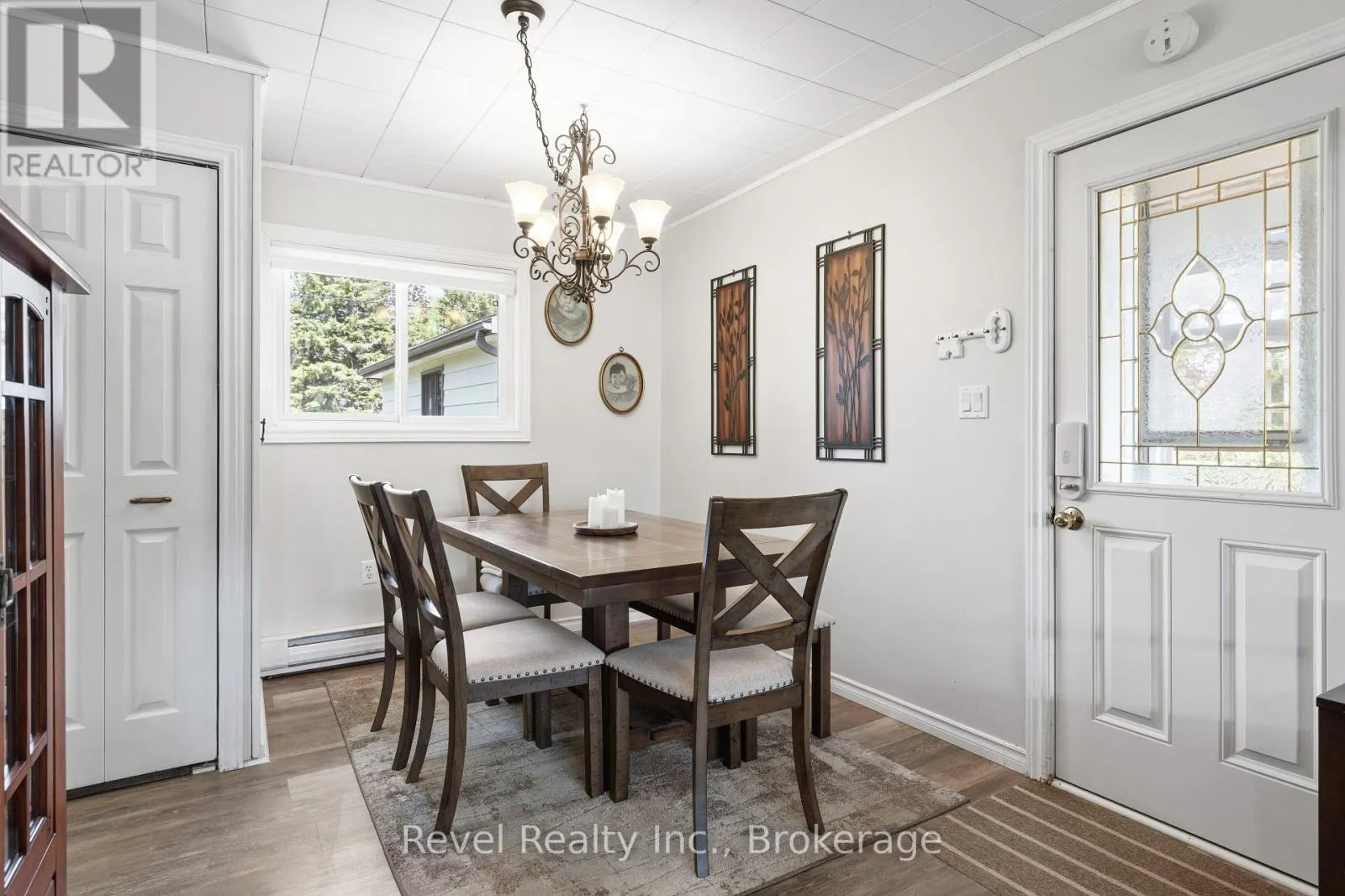 133 VICTORIA DRIVE E