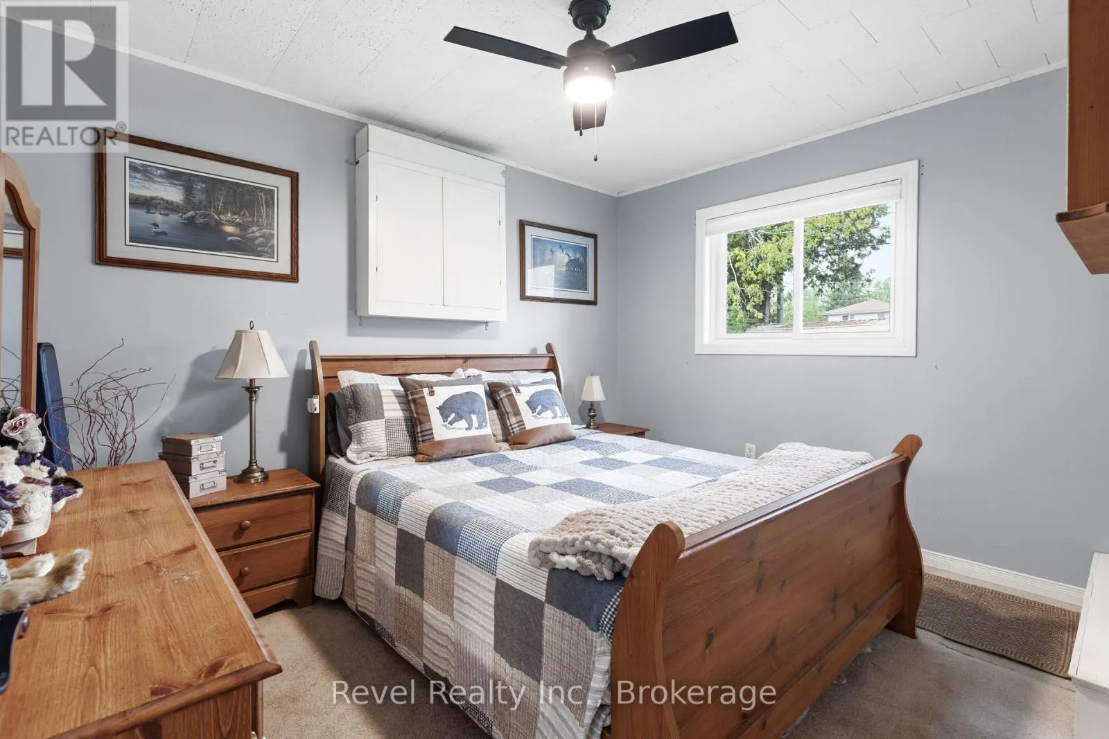 133 VICTORIA DRIVE E