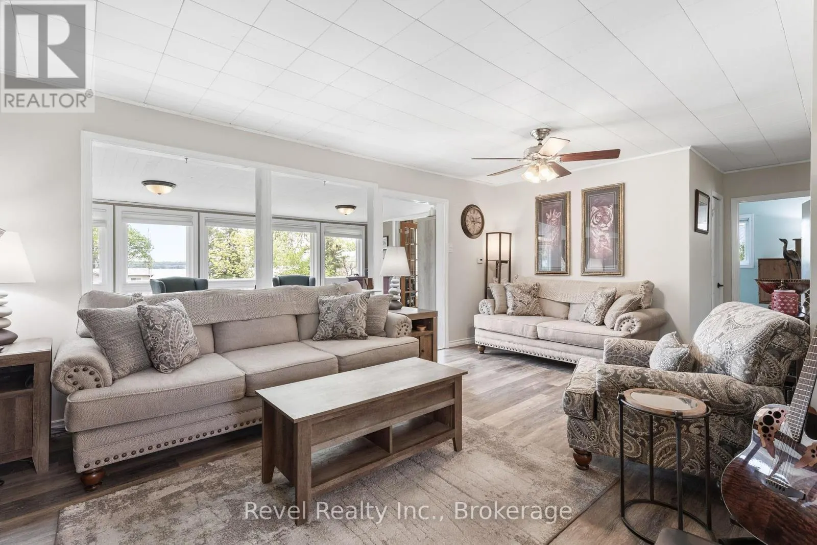 133 VICTORIA DRIVE E