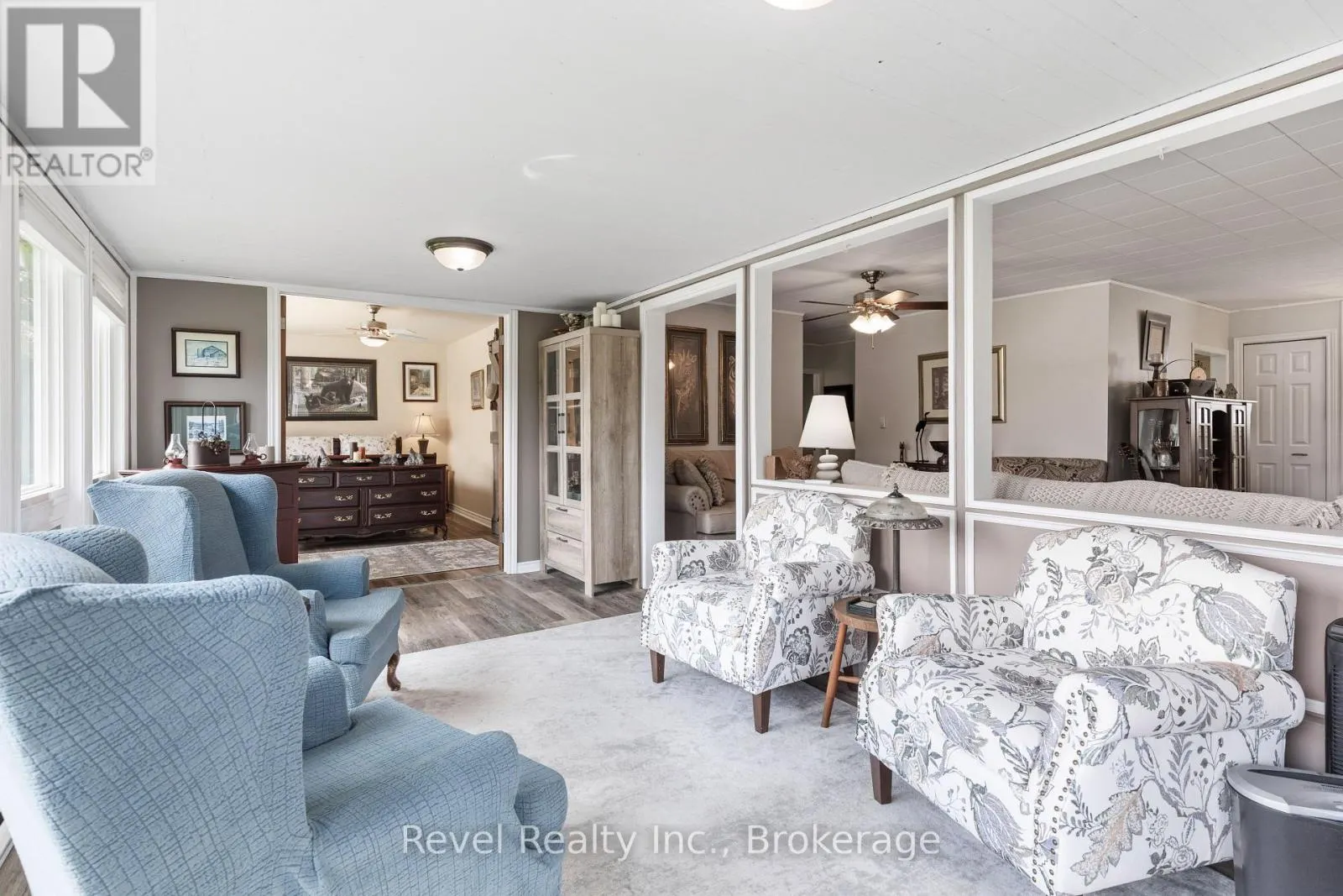 133 VICTORIA DRIVE E