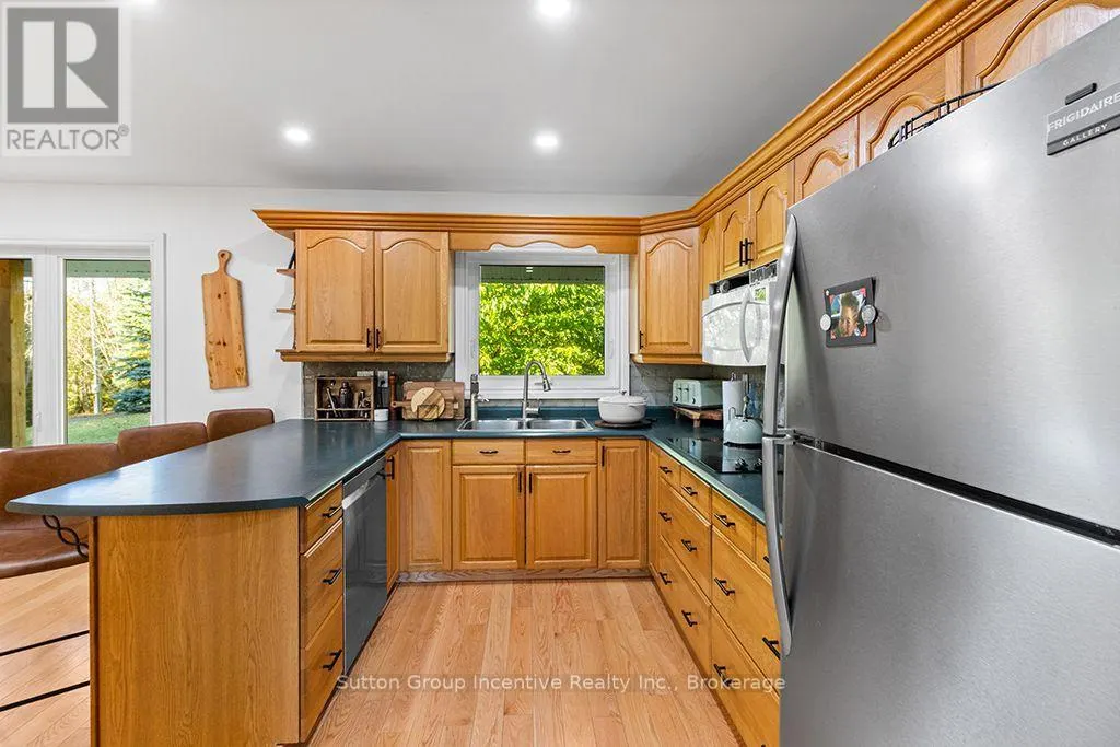 495377 VETERANS ROAD SOUTH ROAD
